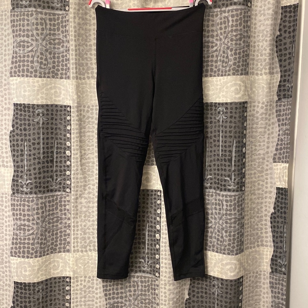 Aero Black Leggings